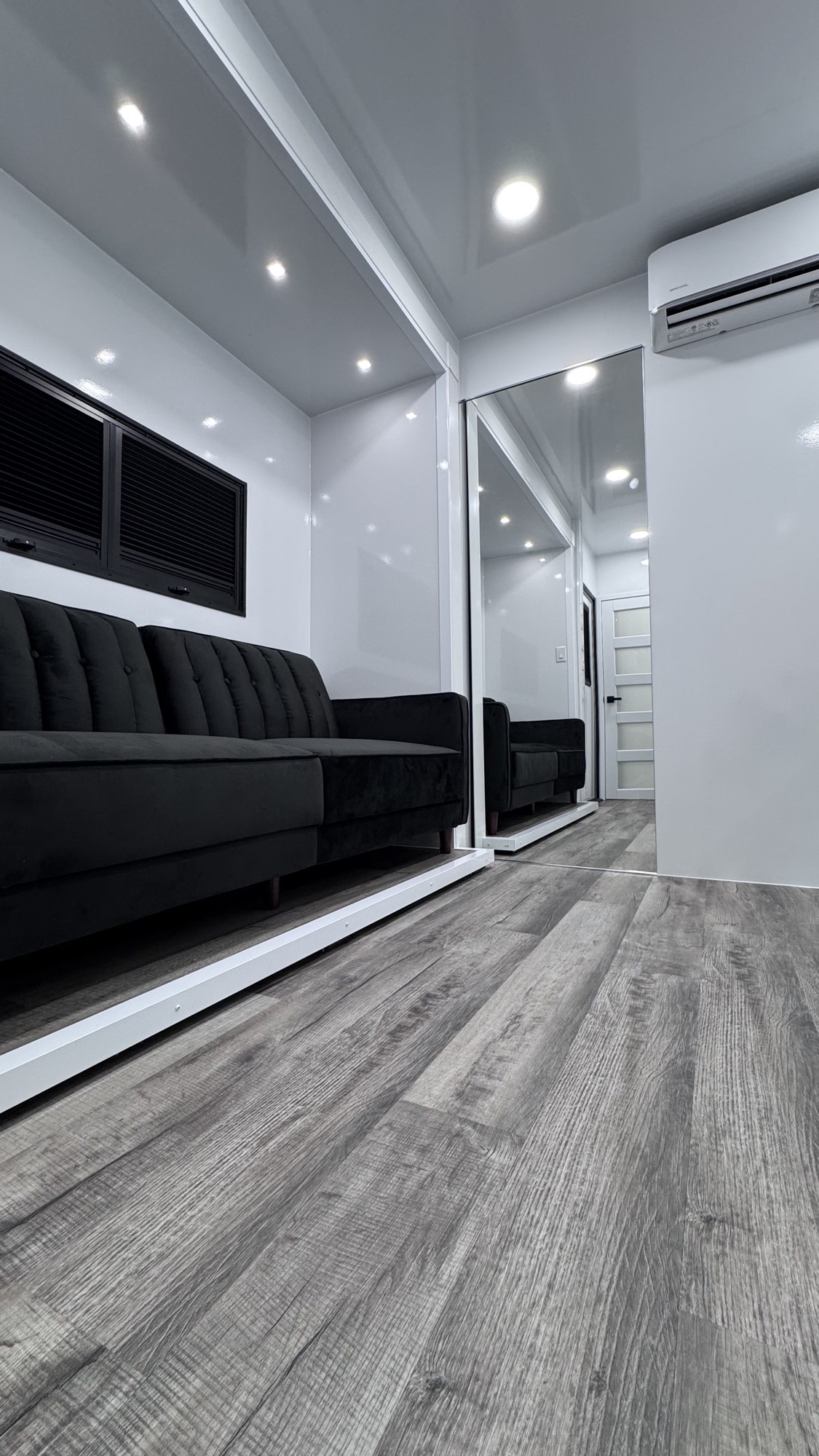 Makeup Trailer